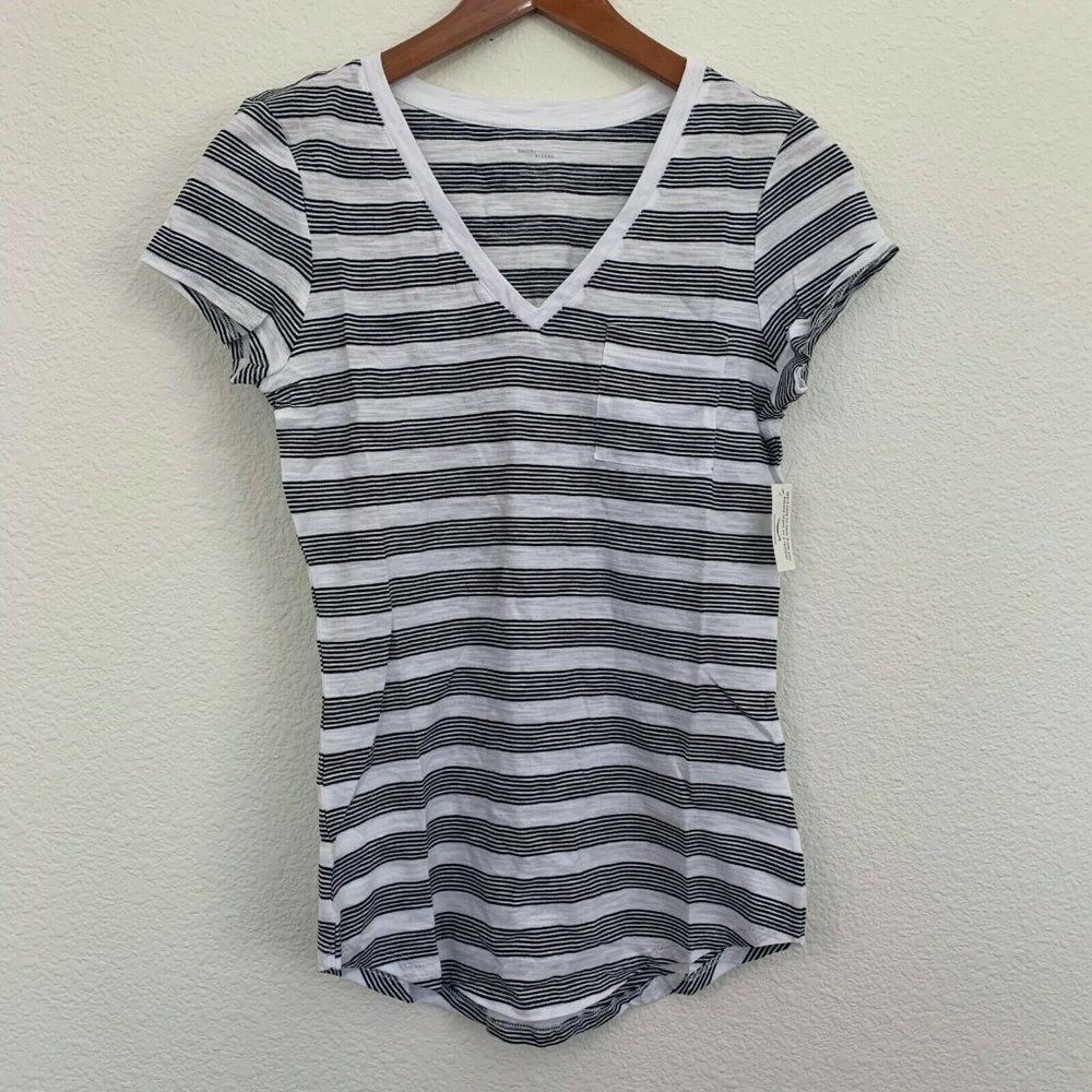 NWOT Womens X Small XS Daily Ritual Short Sleeve V Neck Striped Casual T-Shirt